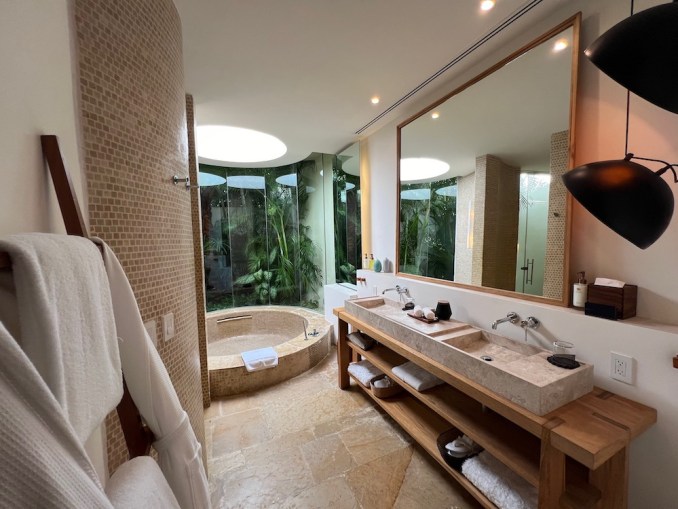 ROSEWOOD MAYAKOBA