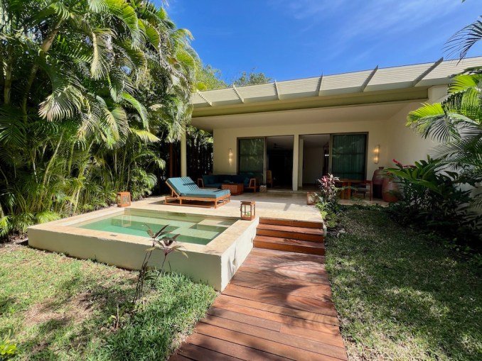 ROSEWOOD MAYAKOBA