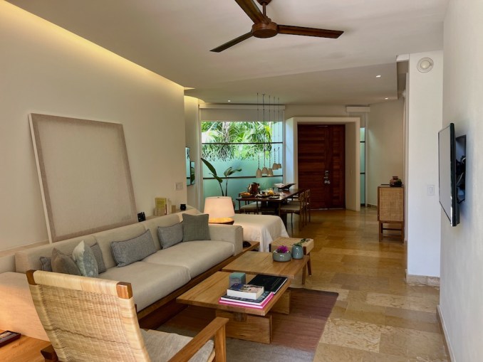 ROSEWOOD MAYAKOBA