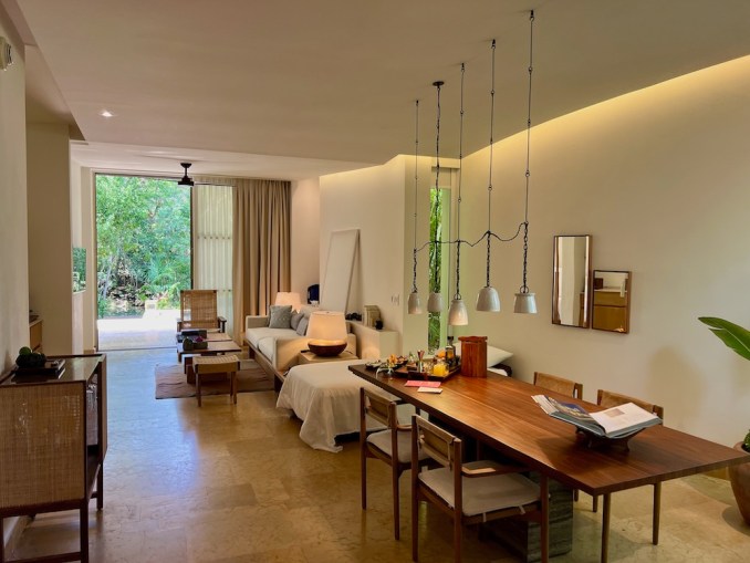 ROSEWOOD MAYAKOBA