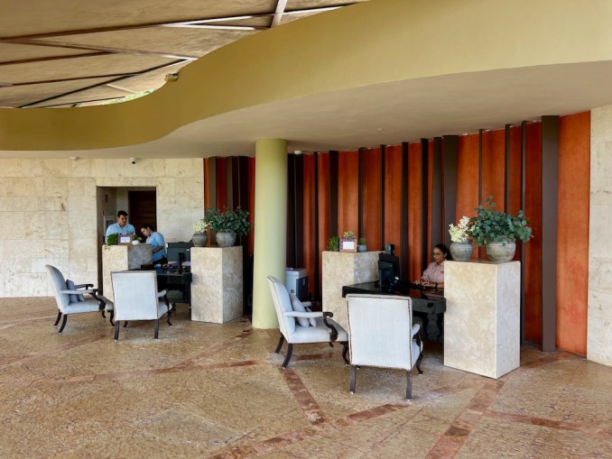 ROSEWOOD MAYAKOBA