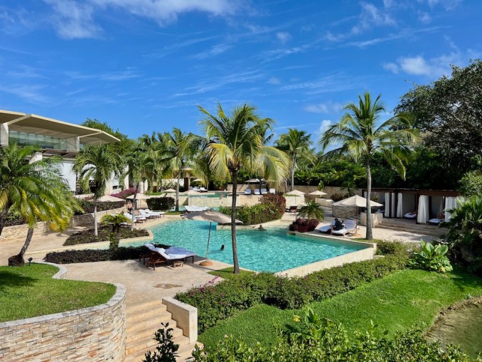 ROSEWOOD MAYAKOBA