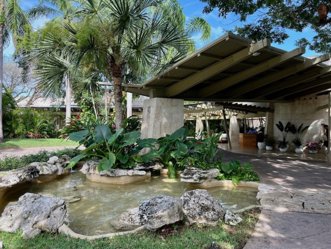 ROSEWOOD MAYAKOBA