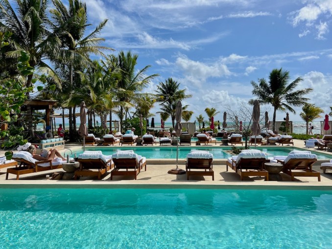 ROSEWOOD MAYAKOBA