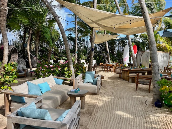 ROSEWOOD MAYAKOBA