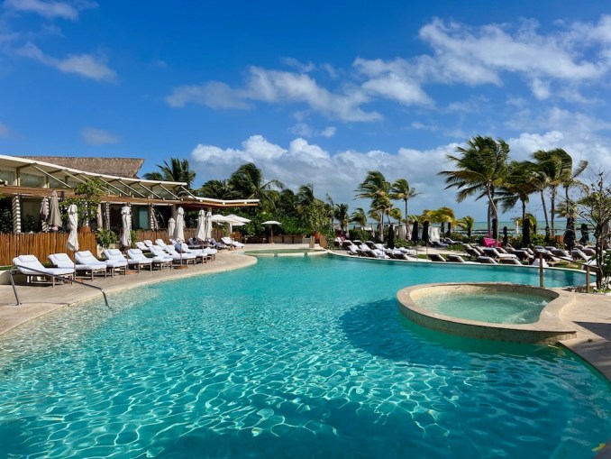 ROSEWOOD MAYAKOBA