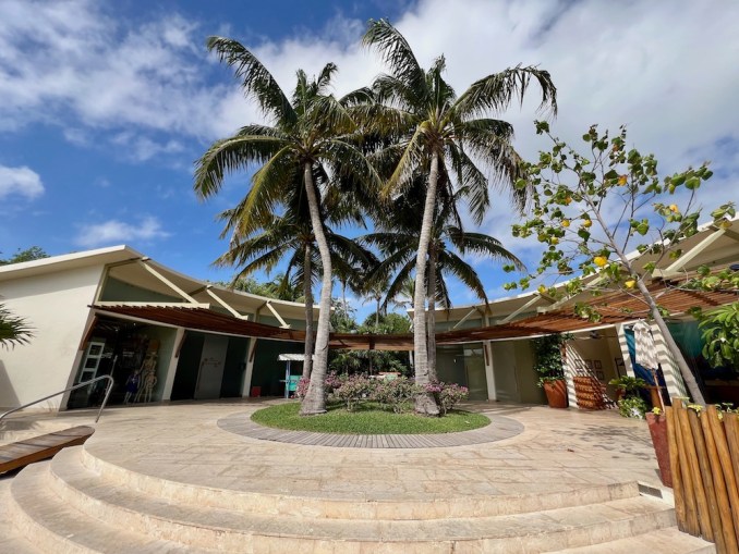 ROSEWOOD MAYAKOBA