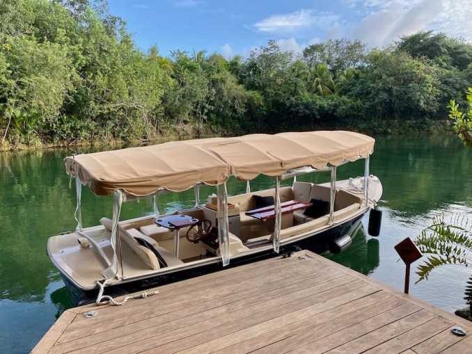 ROSEWOOD MAYAKOBA